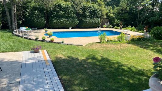4 Valley Court, Holtsville, New York 11742, USA