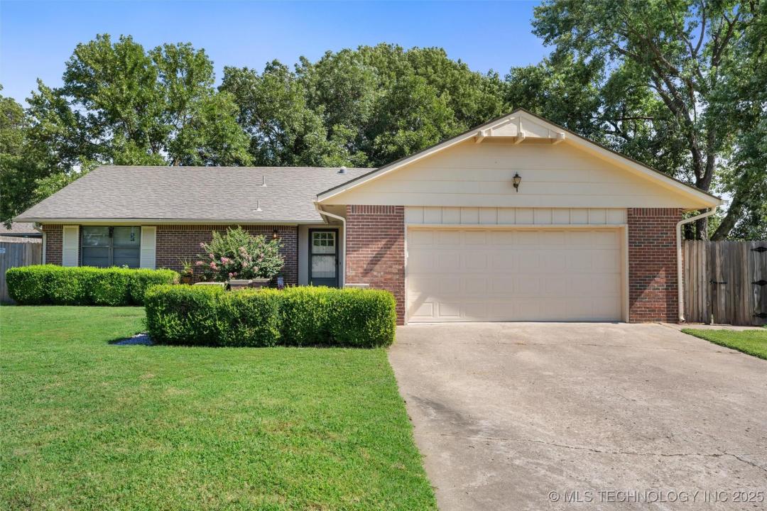 4908 SE Barlow Drive, Bartlesville, Oklahoma 74006, USA