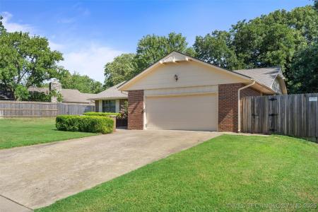 4908 SE Barlow Drive, Bartlesville, Oklahoma 74006, USA