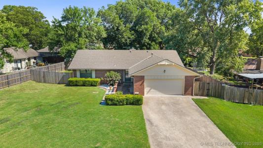 4908 SE Barlow Drive, Bartlesville, Oklahoma 74006, USA