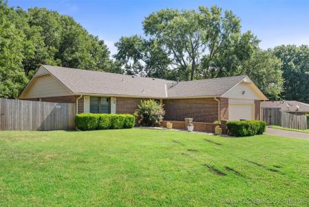 4908 SE Barlow Drive, Bartlesville, Oklahoma 74006, USA