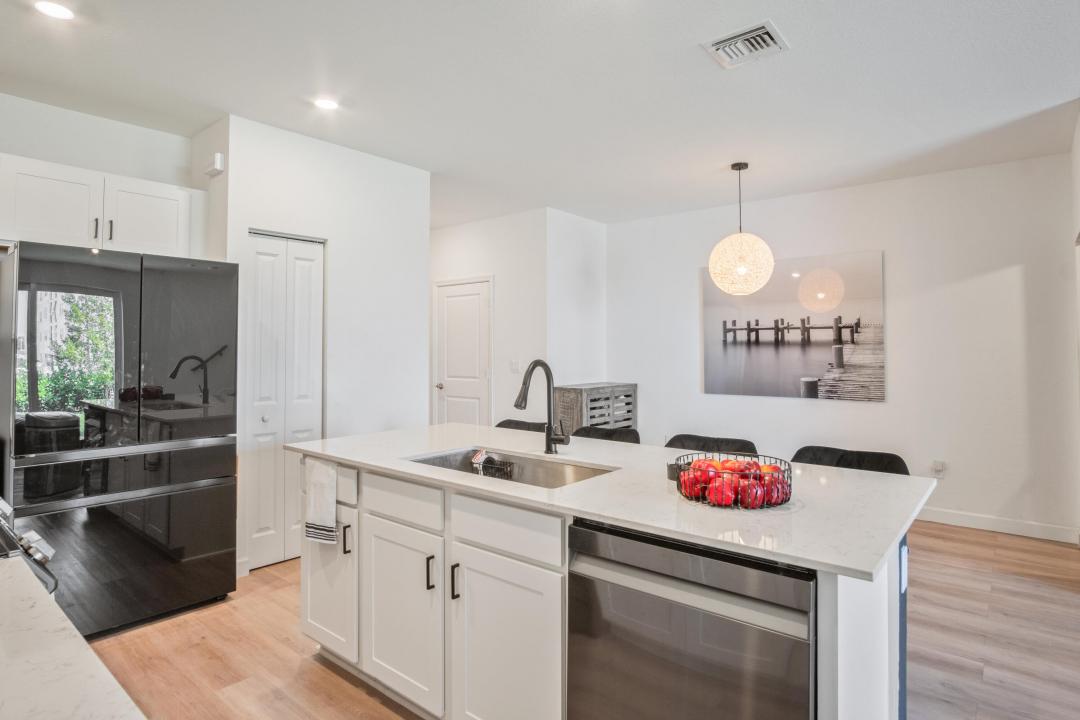 852 SE Grovebush Lane, Port St Lucie, Florida 34984