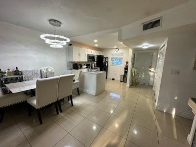 8351 Sands Point Boulevard #A304, Tamarac, Florida 33321, Estados Unidos