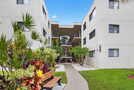 5370 Las Verdes Cr #319, Delray Beach, Florida 33484, USA