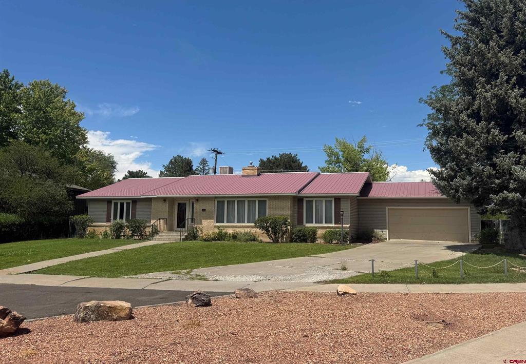 1131 S 12th Street, Montrose, Colorado 81401