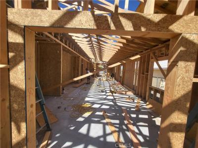 16443 Pine Street, Hesperia, California 92345, USA