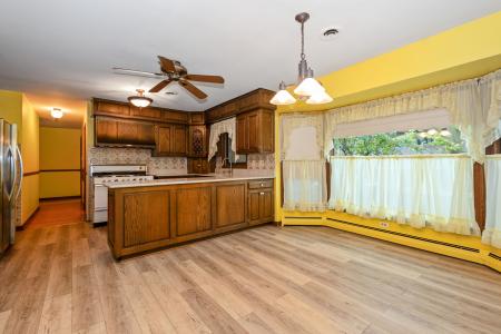15242 Hollywood Drive, Orland Park, Illinois 60462, USA