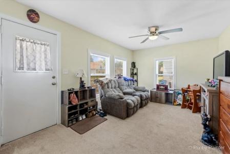335 E Ogden St, Capron, Illinois 61012, États-Unis