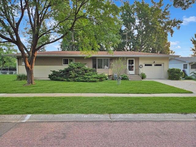 1811 Morningside Dr, Brookings, South Dakota 57006