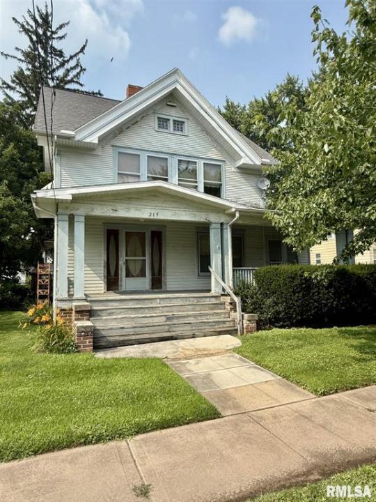 219 W Main Street, Knoxville, Illinois 61448