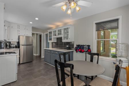 1905 Zschokke St, Highland, Illinois 62249