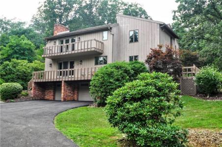 168 Farmington Place, Greensburg, Pennsylvania 15601, USA
