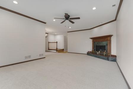 729 Birchwood Ct 18C, Willowbrook, Illinois 60527, USA