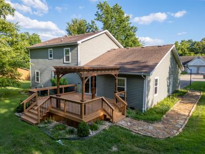 802 Cottonwood Lane, Carterville, Illinois 62918, USA