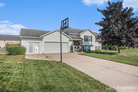 7556 Brewer Drive, Hudsonville, Michigan 49426, USA
