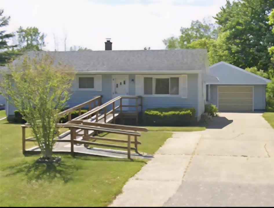 837 S Powell, Essexville, Michigan 48732
