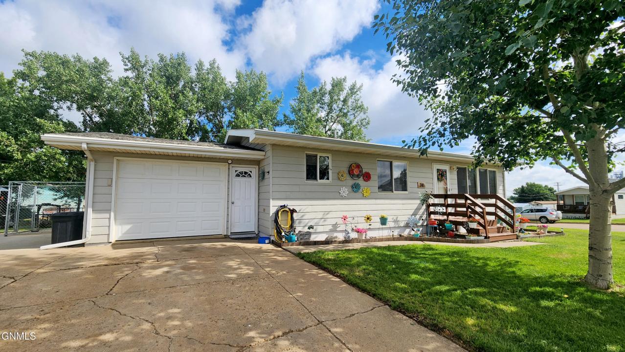 310 Pine Avenue, New Salem, North Dakota 58563