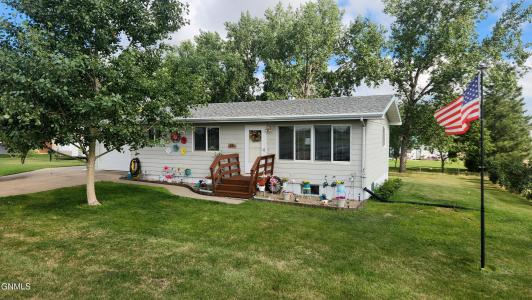 310 Pine Avenue, New Salem, North Dakota 58563