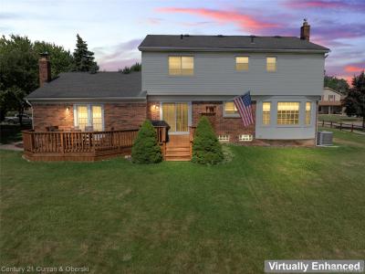 16576 Marsha Street, Livonia, Michigan 48154, Estados Unidos