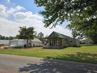 22965 Lawrence 1210, Aurora, Missouri 65605, USA