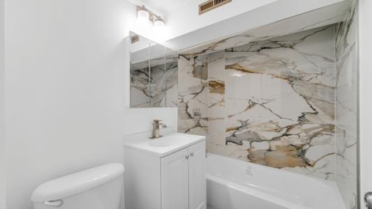 7819 S Colfax Ave , Chicago, Illinois 60649