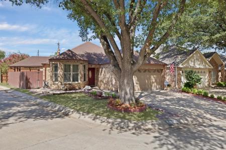 320 Fairhavens Drive, Grand Prairie, טקסס 75050, ארצות הברית של אמריקה 