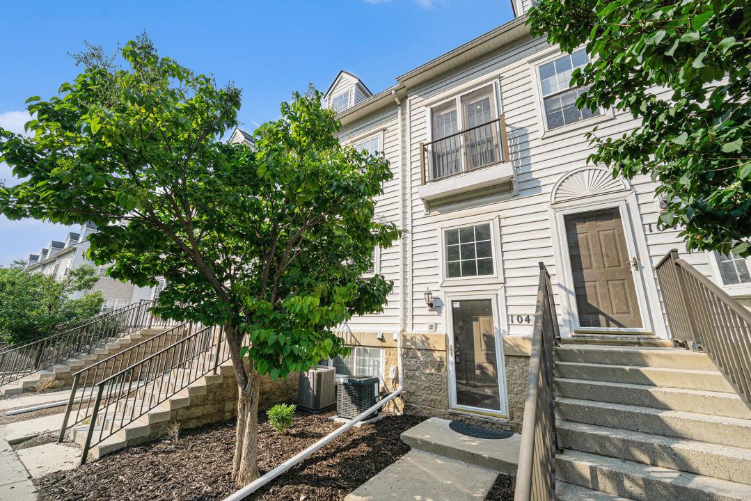 1043 Maiden Lane, Ann Arbor, Michigan 48105