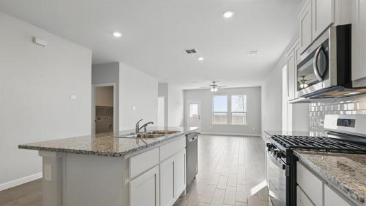 525 PENDLETON AVE, Keene, Texas 76059, Estados Unidos