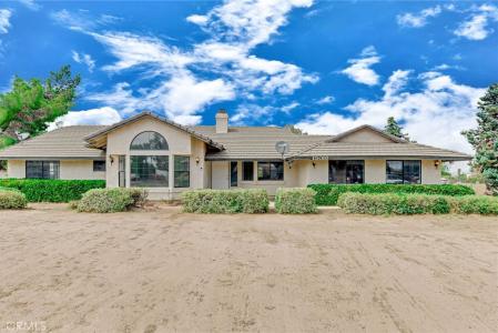 15018 Live Oak Street, Hesperia, カリフォルニア 92345, アメリカ合衆国