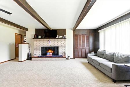 215 Olive Street, Westgate, Iowa 50681, USA
