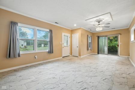 9569 Maple Way, Indianapolis, Indiana 46268, USA