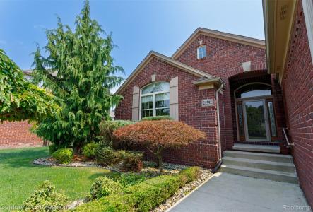 21592 Pine Cone Drive, Macomb, Michigan 48042, USA