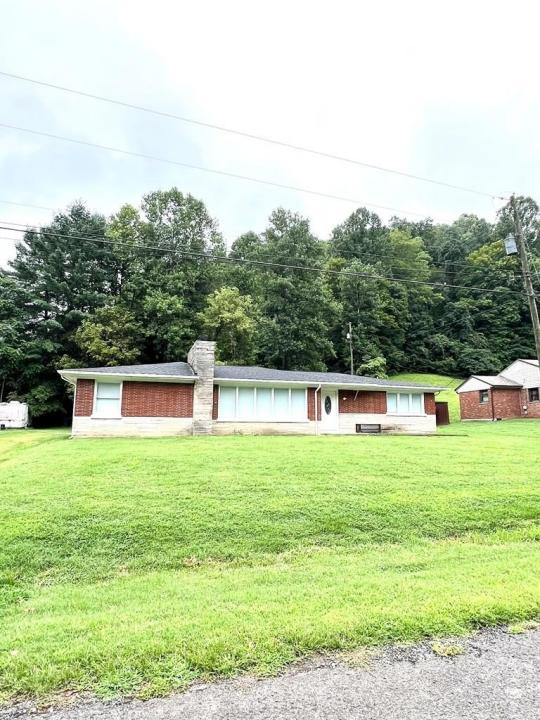 157 Ash Lane, East Point, Kentucky 41216
