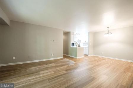 8229 Kings Charter Lane , 96, Springfield, 弗吉尼亚州 22152, 美国