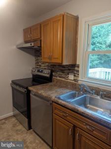 14728 Darbydale Avenue, Woodbridge, Virginia 22193