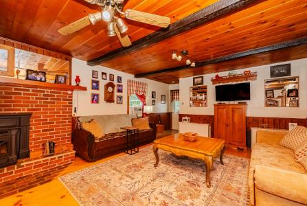 19 Haig Street, Rochester, NH 03867, USA