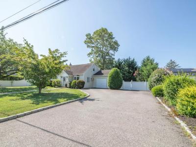 306 Clay Avenue, West Islip, New York 11795