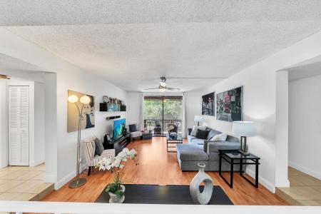 3730 Inverrary Dr #3V, Lauderhill, Florida 33319, Stati Uniti