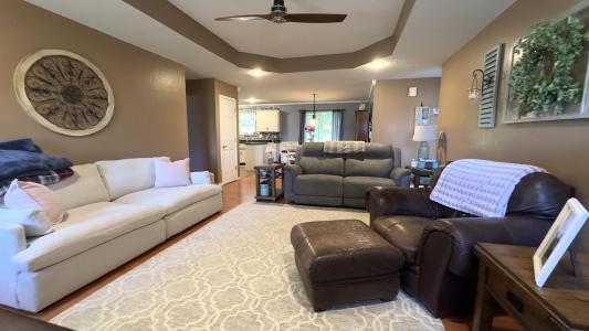1178 E 418th Road, Bolivar, Missouri 65613, USA