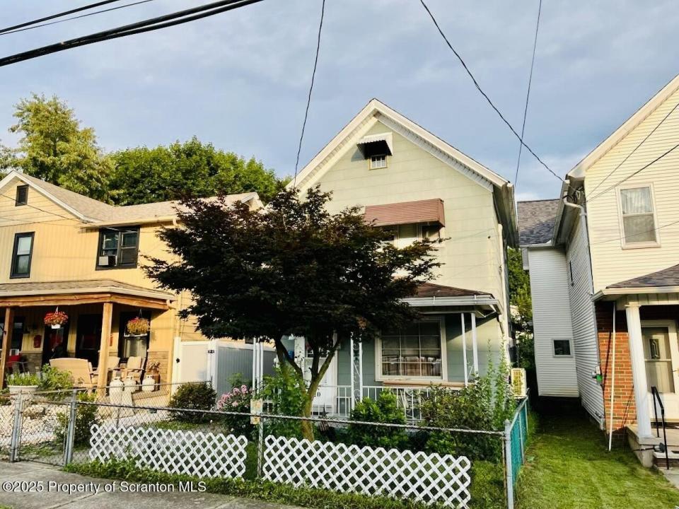 220 1st Street, Olyphant, بنسلفانيا 18447, الولايات المتحدة
