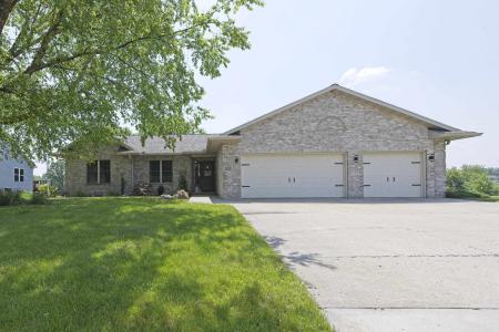 552 Meadowlark Lane, Portage, Wisconsin 53901, USA