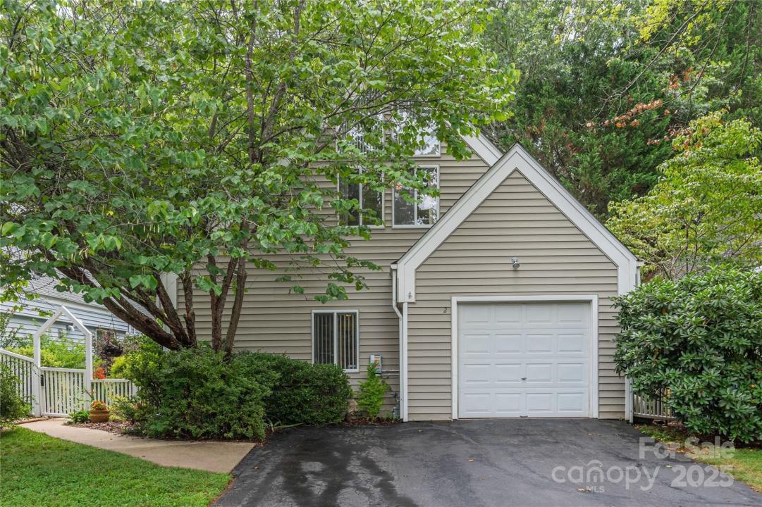 2 Stuart Circle, Asheville, Caroline Du Nord 28804, États-Unis