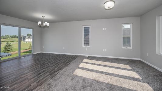 1709 Blackstone Loop, Beulah, ND 58523, USA