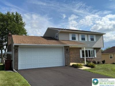 1717 Elmhurst Drive, Whitehall Twp, Pennsylvania 18052, USA