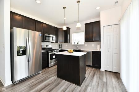 984 Bent Branch Lane, Greenwood, Indiana 46143, USA