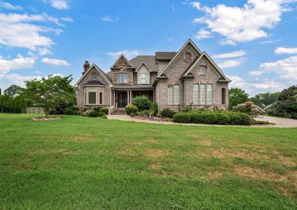 2858 Carriage Way, Clarksville, Tennessee 37043, USA