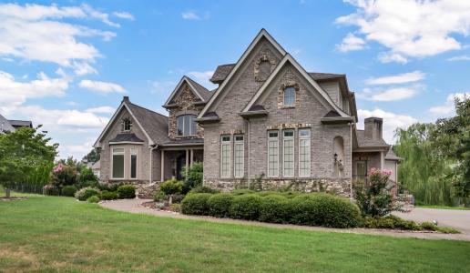 2858 Carriage Way, Clarksville, Tennessee 37043, USA