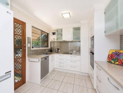 6 Roberts Street, Golden Beach, QLD 4551, オーストラリア