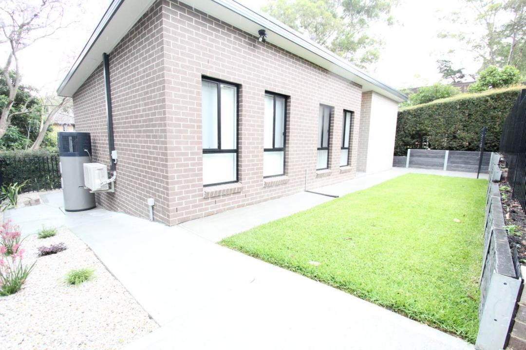 20A Hilltop Avenue, Mount Pritchard, NSW 2170, Australia
