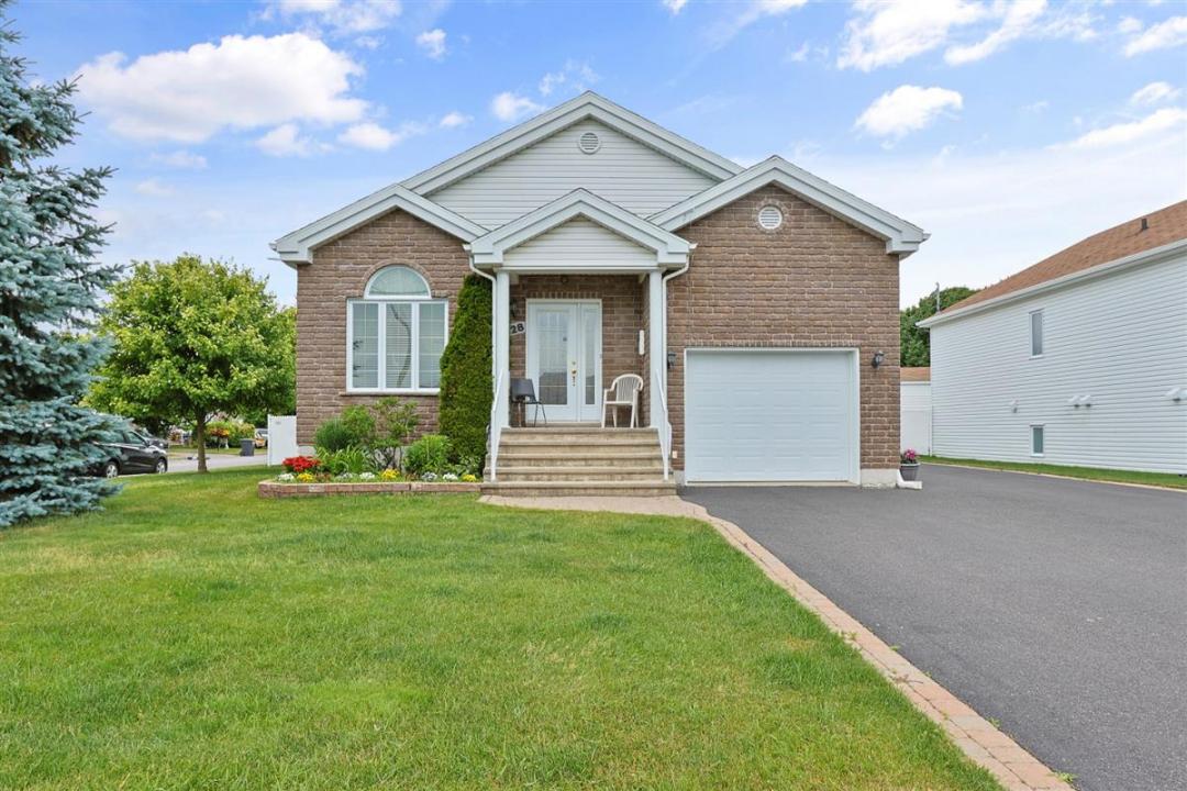 128 Rue Clermont, Saint-Jean-sur-Richelieu, Quebec J2W 3C2, Canadá